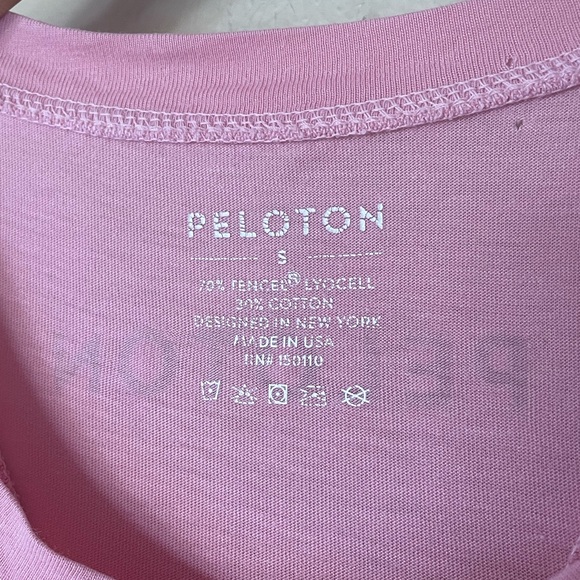 Peloton Pink Flow Racerback Tank Top Gold Foil Size Small - Picture 3 of 8